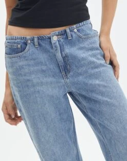 Thin Waistband Straight Leg Jean 25 Thin Waistband Straight Leg Jean -GLASSONS CLOTHING amber low rise straight jeans riley vintage wash imageback jd127424rdnm