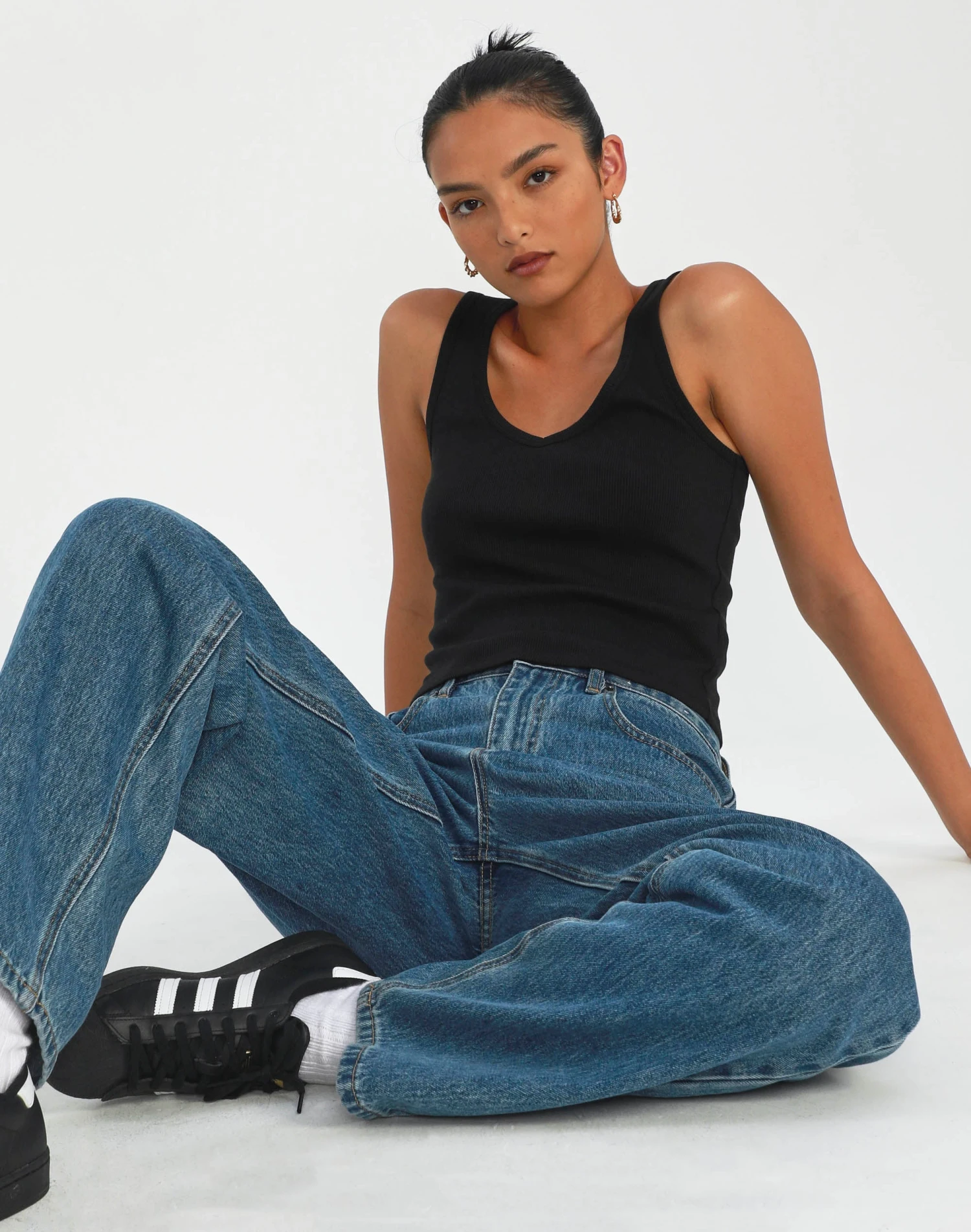 V Neck Tank 3 V Neck Tank