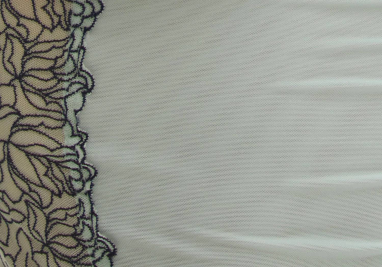 Lace Detail Cropped Cami 17 Lace Detail Cropped Cami - Image 15