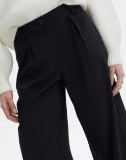 Mid Rise Relaxed Leg Pant 24 Mid Rise Relaxed Leg Pant -GLASSONS CLOTHING lorence tailored pant black imageback pw69506pln