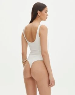 Supersoft Square Neck Bodysuit 31 Supersoft Square Neck Bodysuit -GLASSONS CLOTHING veronika square neck bodysuit milk back tb54146pln